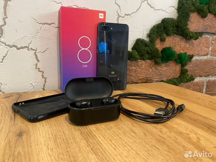Xiaomi Mi 8 Lite, 4/64 ГБ