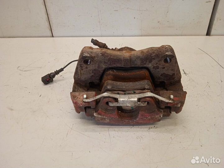 Суппорт передний левый Volkswagen Touareg 2.5 2002