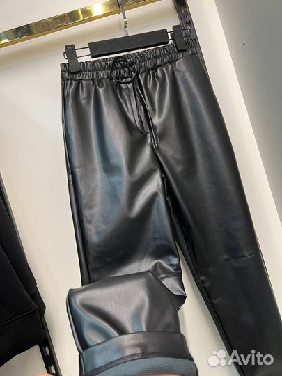 Штаны из эко кожи на флисе 42/44