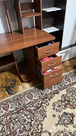 Компьютерный стол