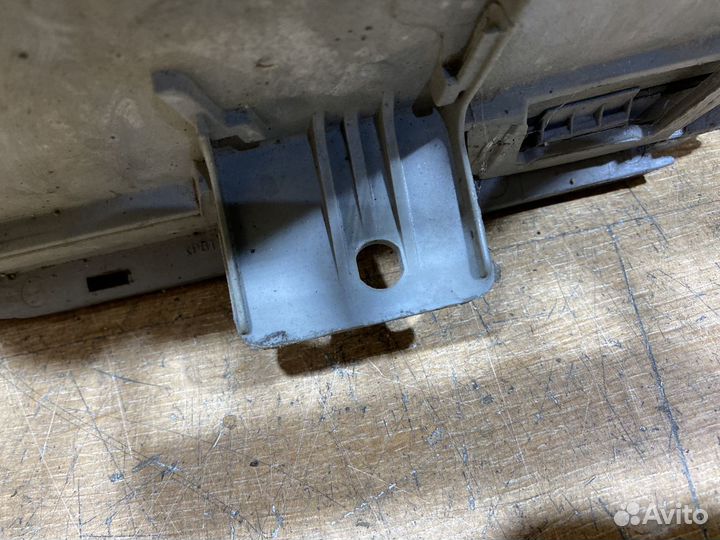 Фара передняя правая Mercedes W124 дорест 141765