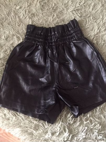 Кожаные шорты