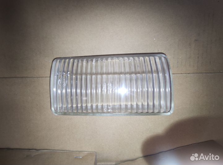 Стекло левой противотуманной фары птф ауди 100 Aud