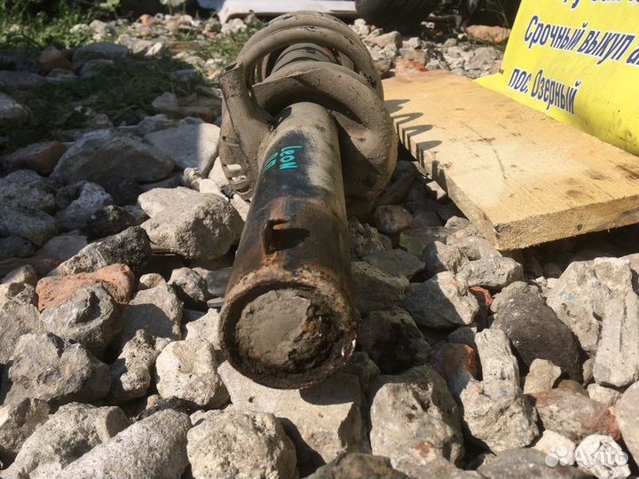 Стойка амортизатора переднего правого seat Leon