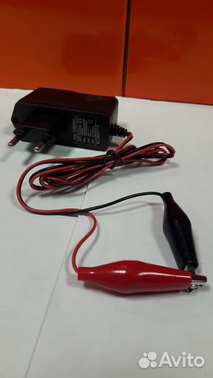 Зарядка аккумулятора для скутера мотоцикла