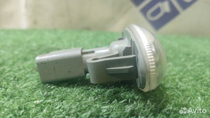 Повторитель поворота в крыло Peugeot 206 хэтчбек