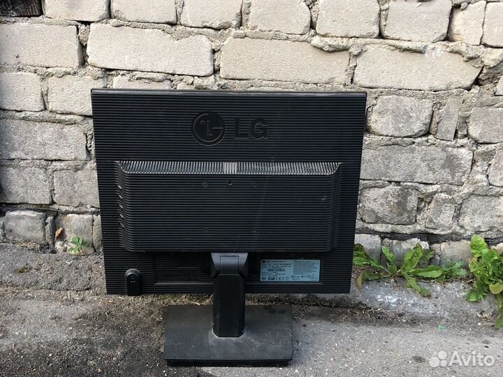 Монитор LG flatron L1919s