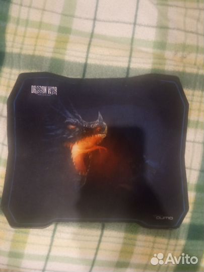 Игровая клавиатура и мышь с ковриком