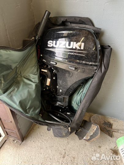 Мотор и лодка