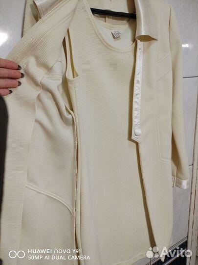 Нарядный костюм женский 44