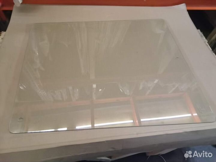 Стекло 80-6708901-А боковое 3 отв. (868х749)