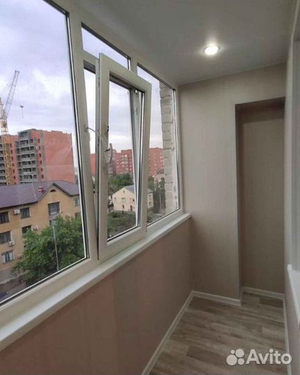 Пластиковые окна на балкон Остекление