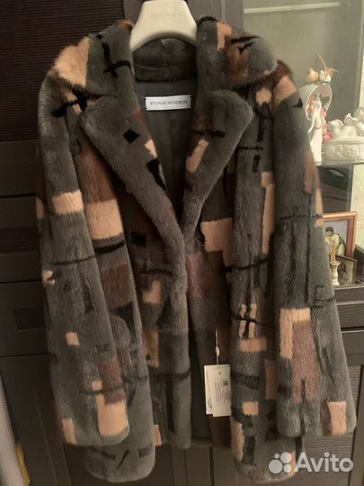 Шуба втрой меховой новая
