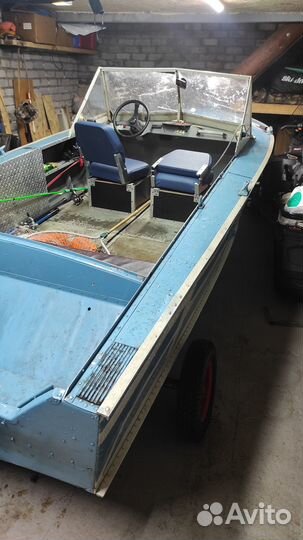 Лодка с мотором