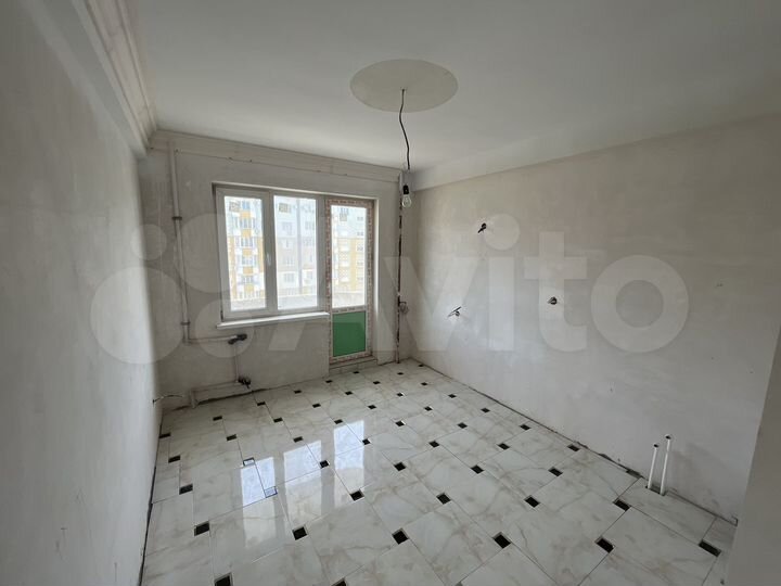 3-к. квартира, 93 м², 8/10 эт.