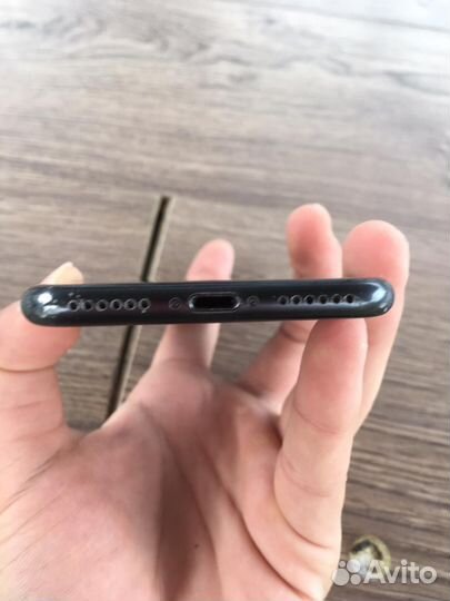 iPhone 7, 32 ГБ