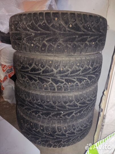 Hankook Winter I'Pike 215/60 R17 95T