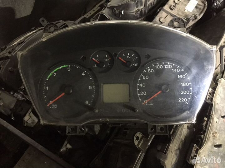 Щиток приборов на Ford Transit