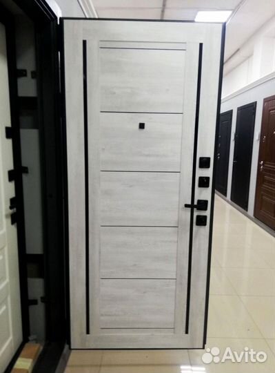 Входная дверь