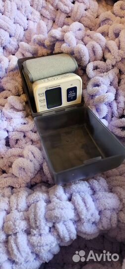 Тонометр Omron на запястье