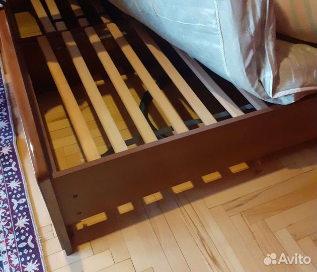 Кровать Двуспальная. матрас б/у