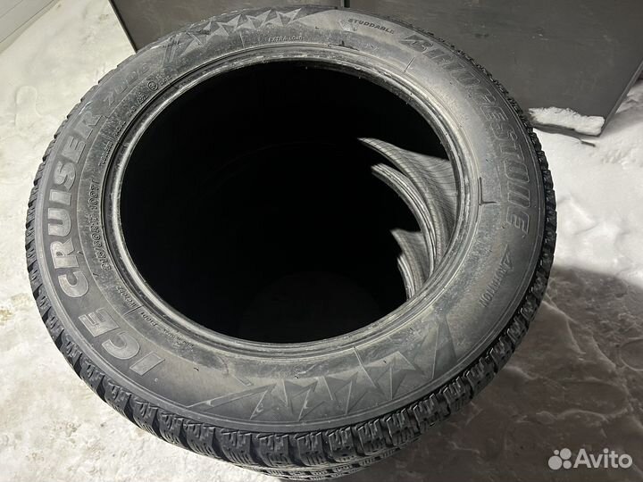 Bridgestone Ice Cruiser 7000 215/60 R17