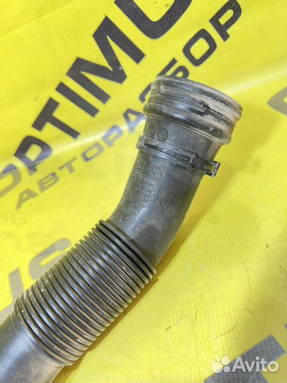 Патрубок воздушного фильтра Volkswagen Passat B5