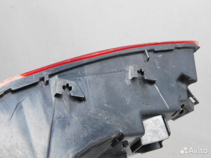 Фонарь задний наружный левый Toyota Camry