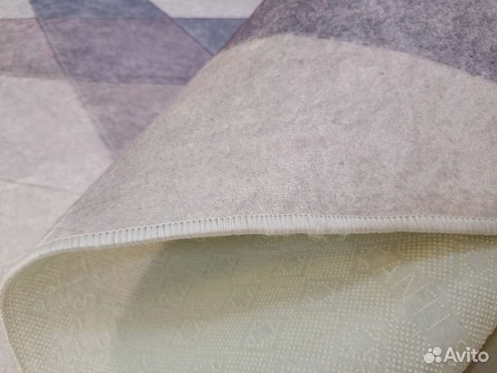 Нескользящий ковер