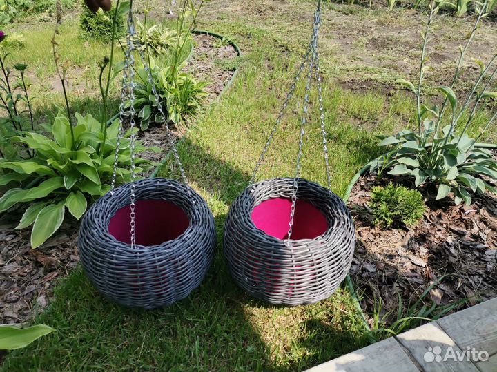 Подвесное кашпо из ротанга