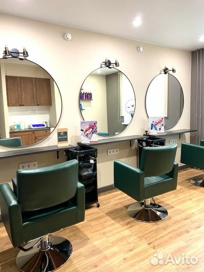 Парикмахер с постоянным гарантом 3000