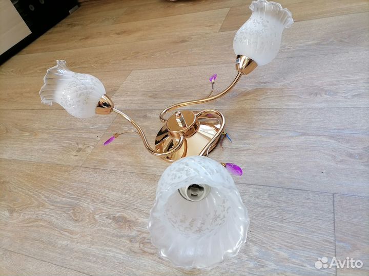 Продаётся люстра