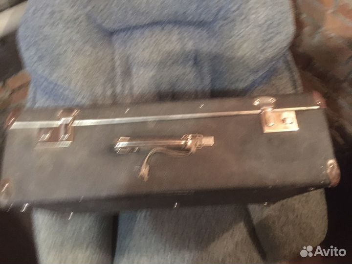 Чемодан ретро