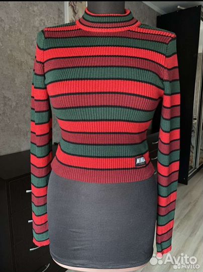 Две новых водолазки М