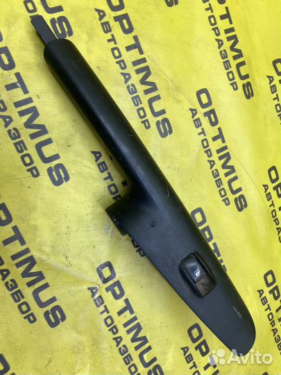 Накладка кнопки стеклоподъемника зп Hyundai Tucson