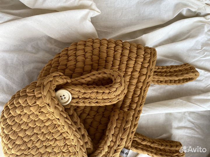 Корзина вязаная подвесная в кроватку (горчичный)