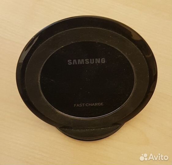Беспроводное зарядное устройство samsung EP-NG930