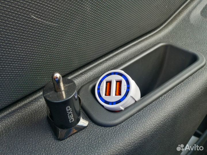 Автомобильная зарядка для устройств