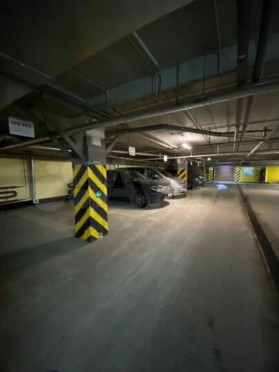 Машиноместо, 18 м²