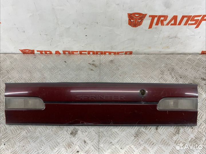 Вставка в крышку багажника Тойота Спринтер