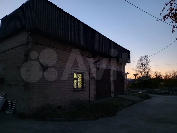 Гараж, > 30 м²