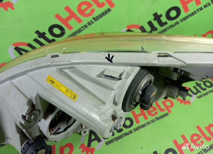 Фара toyota isis ANM10G 4461 передняя правая