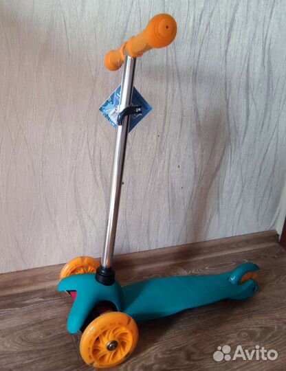 Самокат детский трехколесный новый