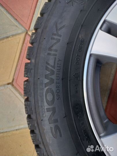 Triangle Snowlink TWT02 215/65 R16 102