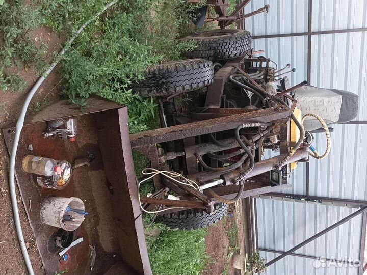 Мини-трактор, 2011