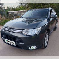 Mitsubishi Outlander 2.4 CVT, 2013, 125 000 км, с пробегом, цена 1 690 000 руб.