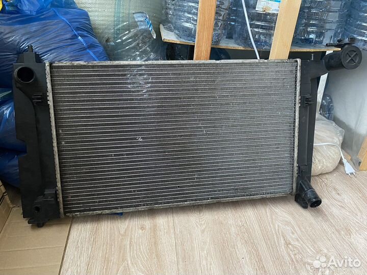 Радиатор Toyota Avensis
