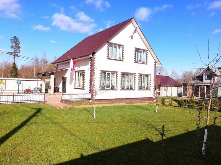 Дом 200 м² на участке 11,5 сот.