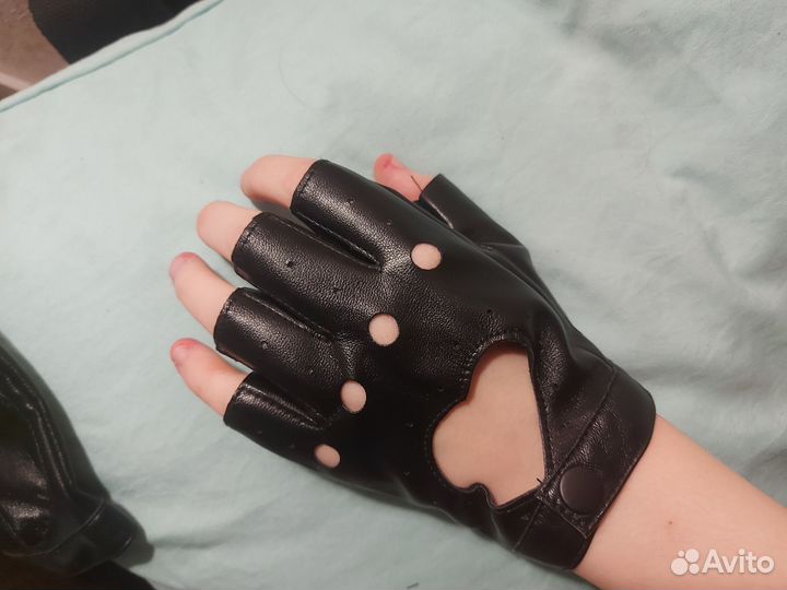 Перчатки кожаные без пальцев женские
