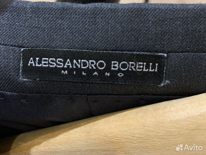 Школьный костюм